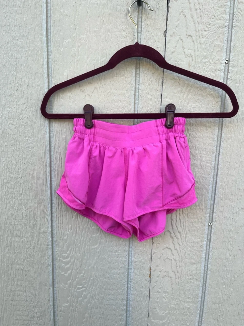 Lululemon Hotty Hot Low Rise Lined Shorts 2.5